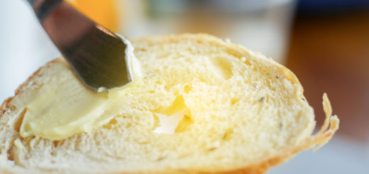 margarine on bread
